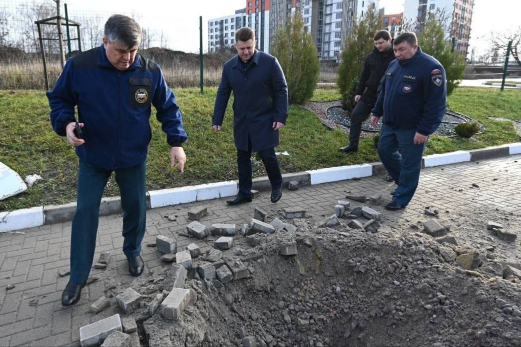 Армия РФ "уронила" бомбу на детсад в Белгороде – идет срочная эвакуация жителей