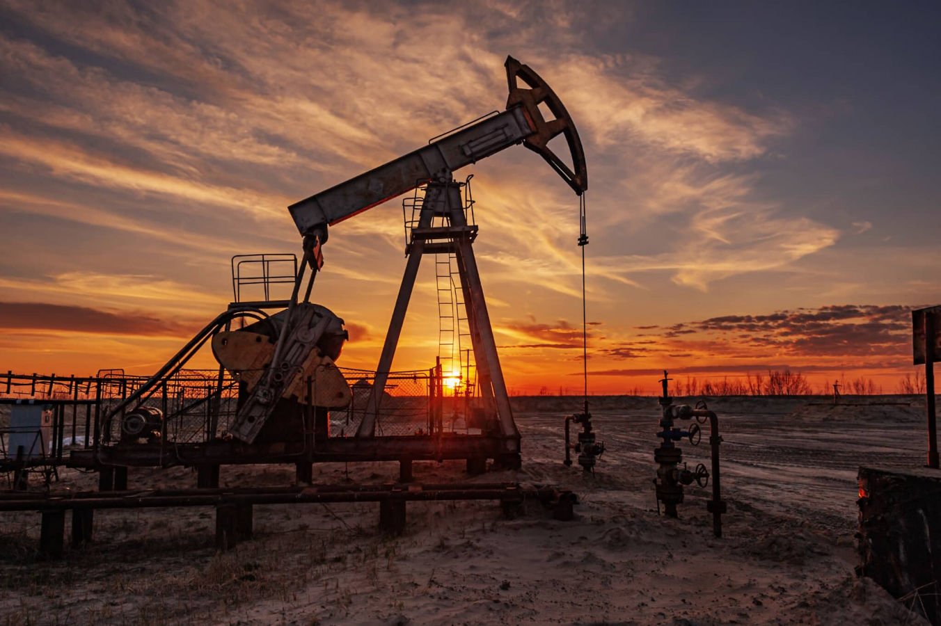 Цены на нефть снизились в ожидании встречи Трампа и Путина