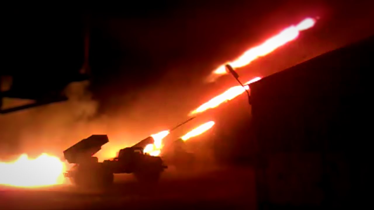 Боевики "ДНР" из "Градов" уничтожают целые поселки Донбасса: опубликовано видео из Новолуганского о зверствах террористов - кадры