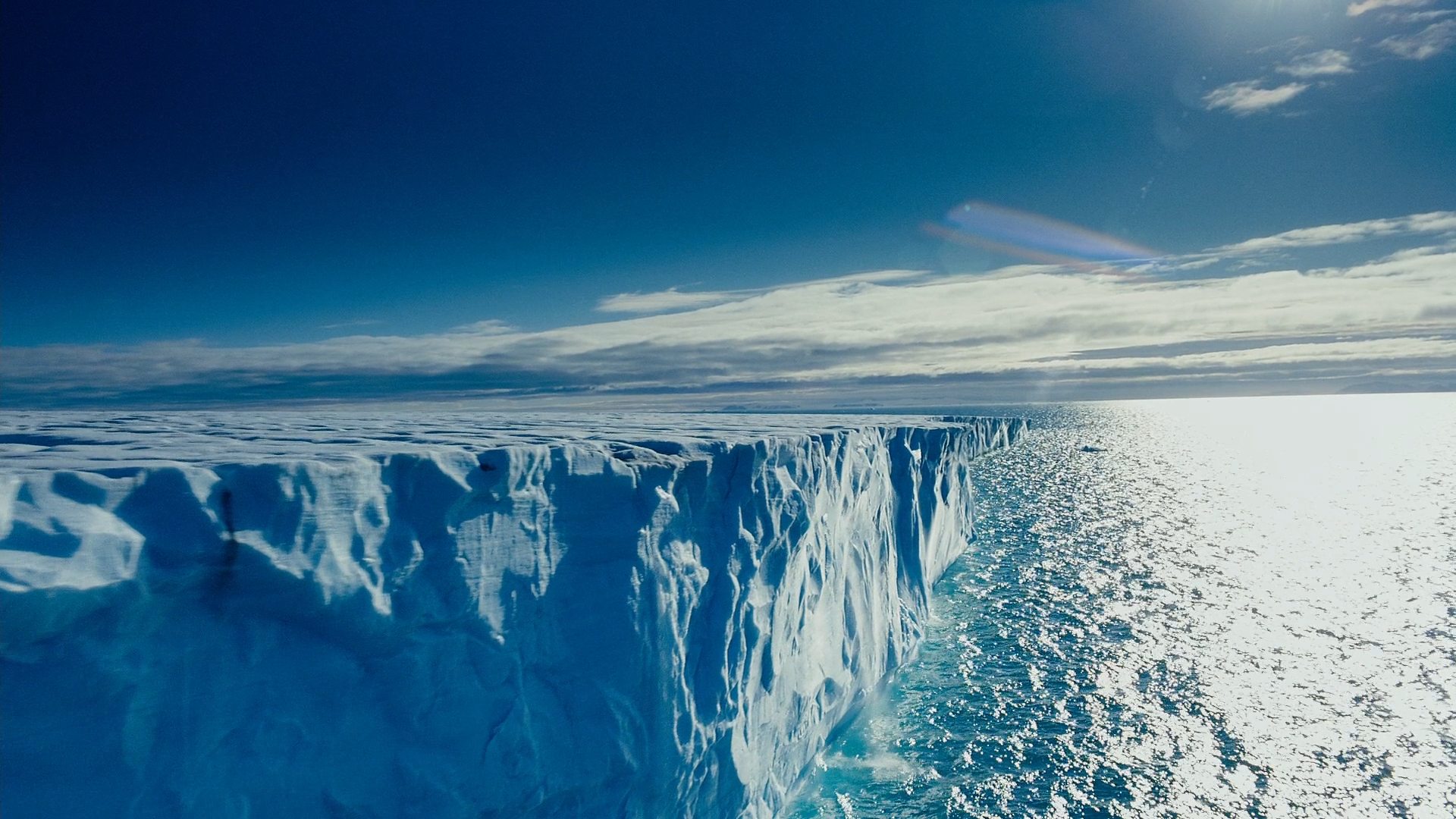 В мире идет "холодная" война за тающую Арктику