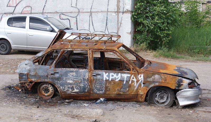 В результате обстрела Куйбышевского района Донецка полностью выгорела СТО