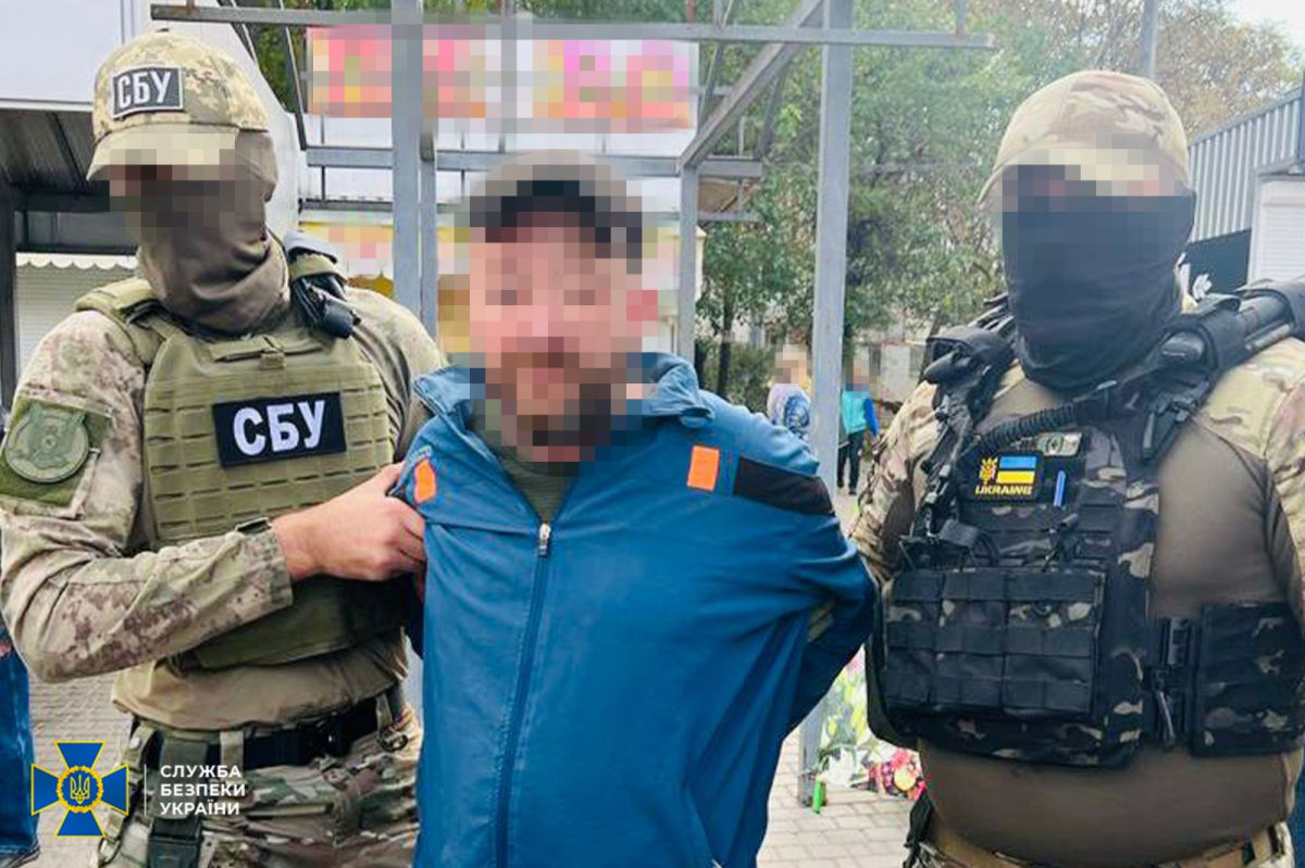 У Запоріжжі шпигун РФ встановлював приховані камери по місту та дістався навіть до будівлі СБУ