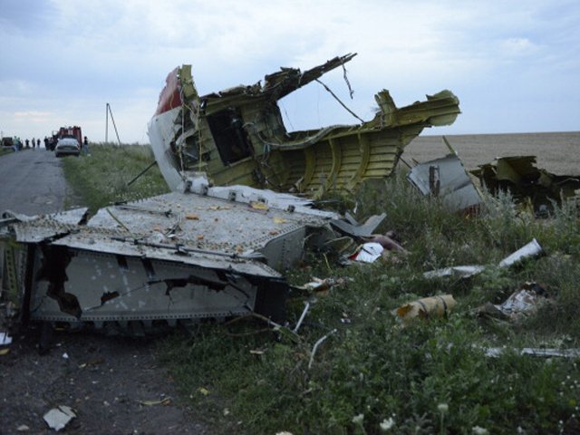 Жители российского Ейска вернули обломок малазийского Боинга после скандала