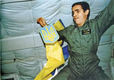 19 нобря исполняется 19 лет с того момента, как украинец Леонид Каденюк полетел в космос (фото)
