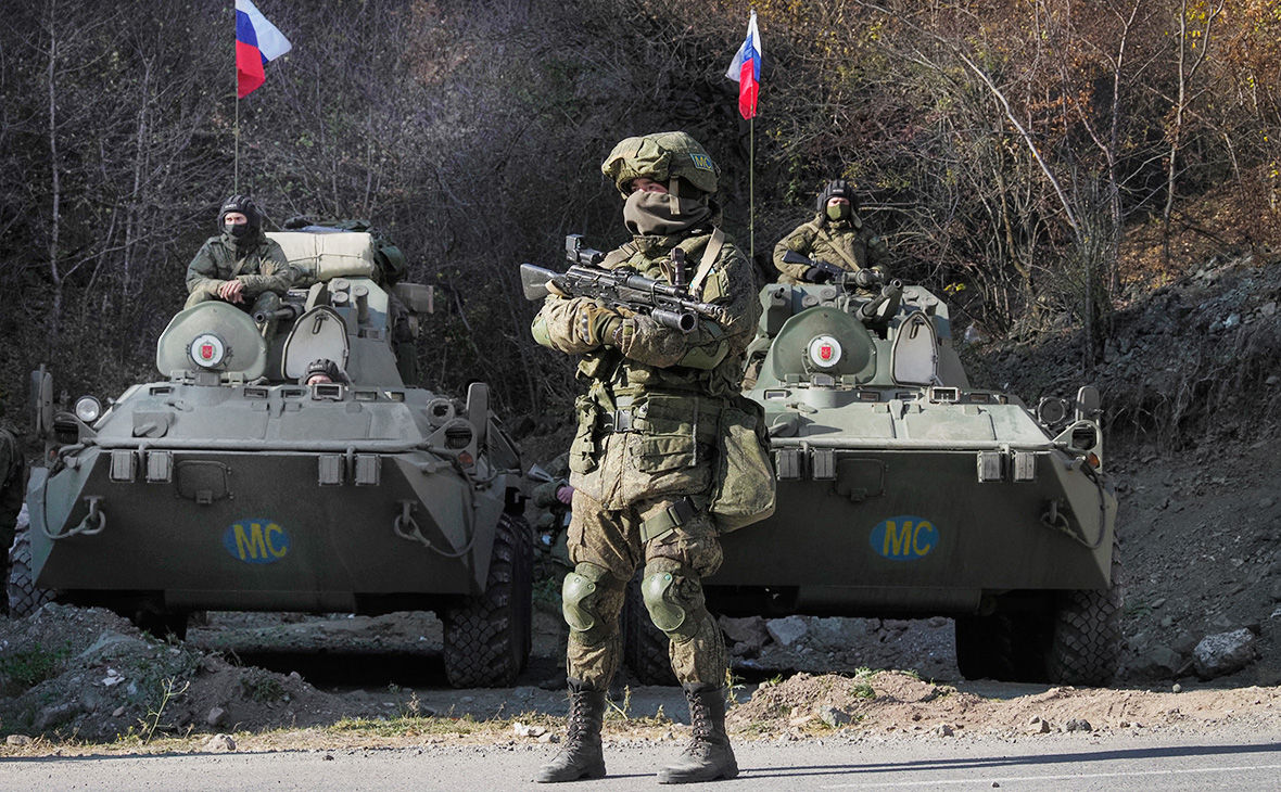 "Российские миротворцы никуда не уходят", - сепаратисты утвердили русский язык "вторым официальным" в Нагорном Карабахе