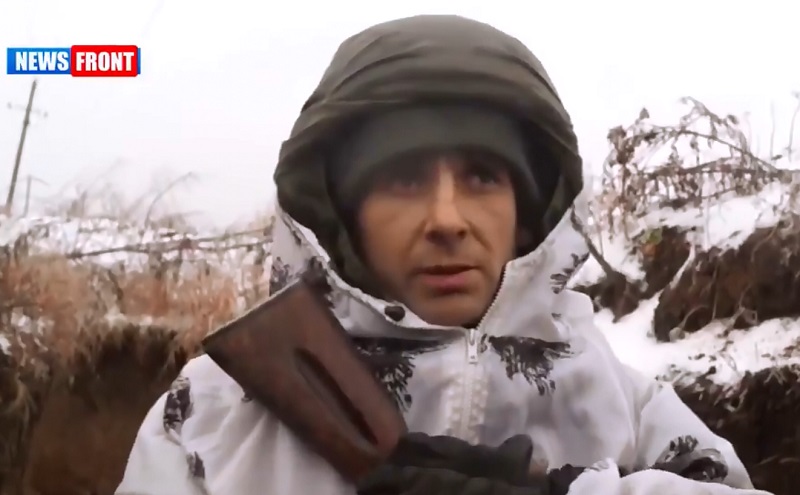 Привиделась свастика на украинских флагах: Сеть повеселило очередное нелепое интервью террориста Паука