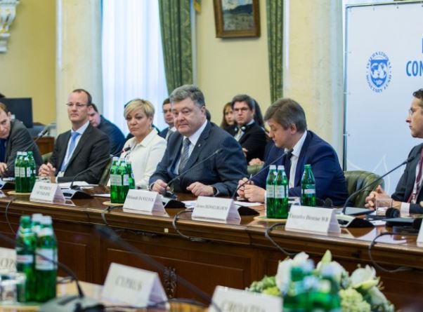 Порошенко: помощь МВФ и Всемирного банка имеет решающее значение для макроэкономической стабилизации в Украине