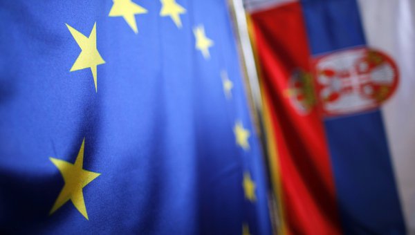 Сербия должна присоединиться к антироссийским санкциям ради вступления в ЕС