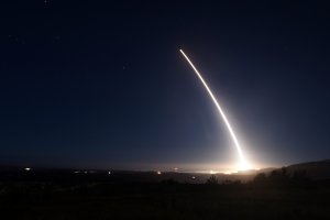 ​Показательный ответ КНДР и России: США опробовали новую межконтинентальную баллистическую ракету