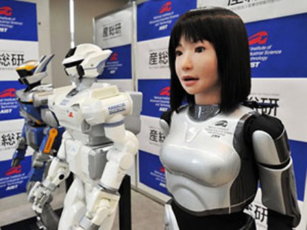 ИноСМИ: если человек не станет умнее, его заменит робот