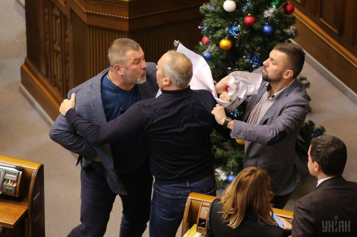 Побитый Шуфрич абсурдно прокомментировал драку в Раде: "Мы выгоняли бесов из депутатов "Народного фронта""