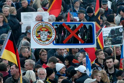 В Германии антиисламские демонстранты избили оператора Russia Today