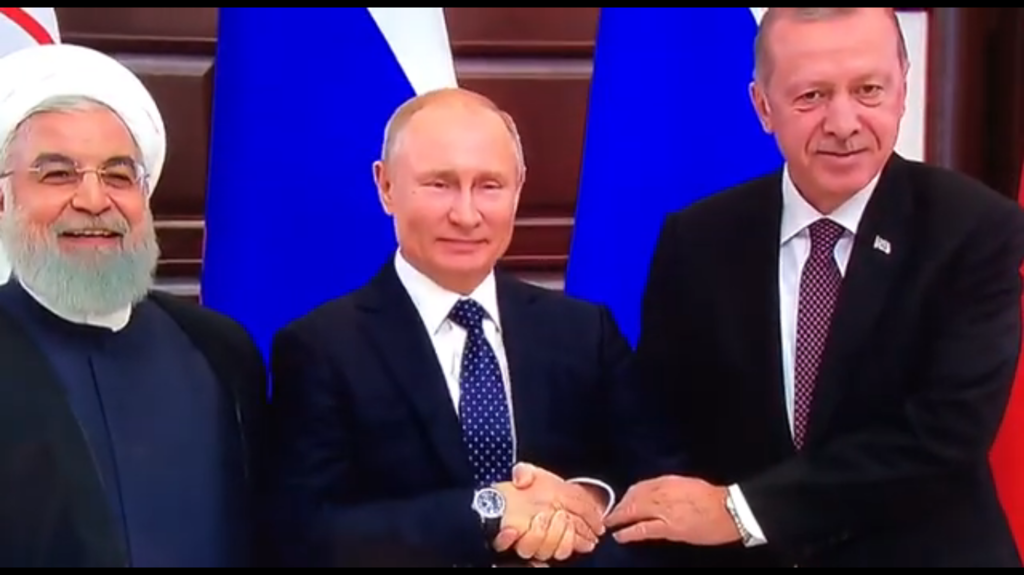 Фейл Путина на встрече с президентами обсуждают в Сети: глава России "запутался в руках" - видео