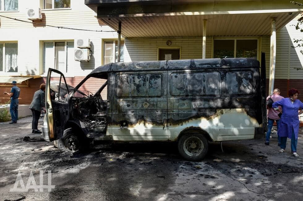 "Пожар, крики, примчались скорые и пожарные", - в Донецке у роддома прогремел взрыв