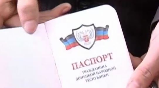 Жене "героя" "ДНР" не дают паспорт "республики": соцсети повеселил "крик души" предавшей Украину харьковчанки