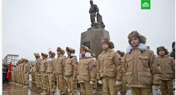 ​“Там задействовали около сотни детей!” - Голобуцкий пребывает в шоке от церемонии открытия памятника сгинувшему в Сирии “ихтамнету” в российском Оренбурге - кадры