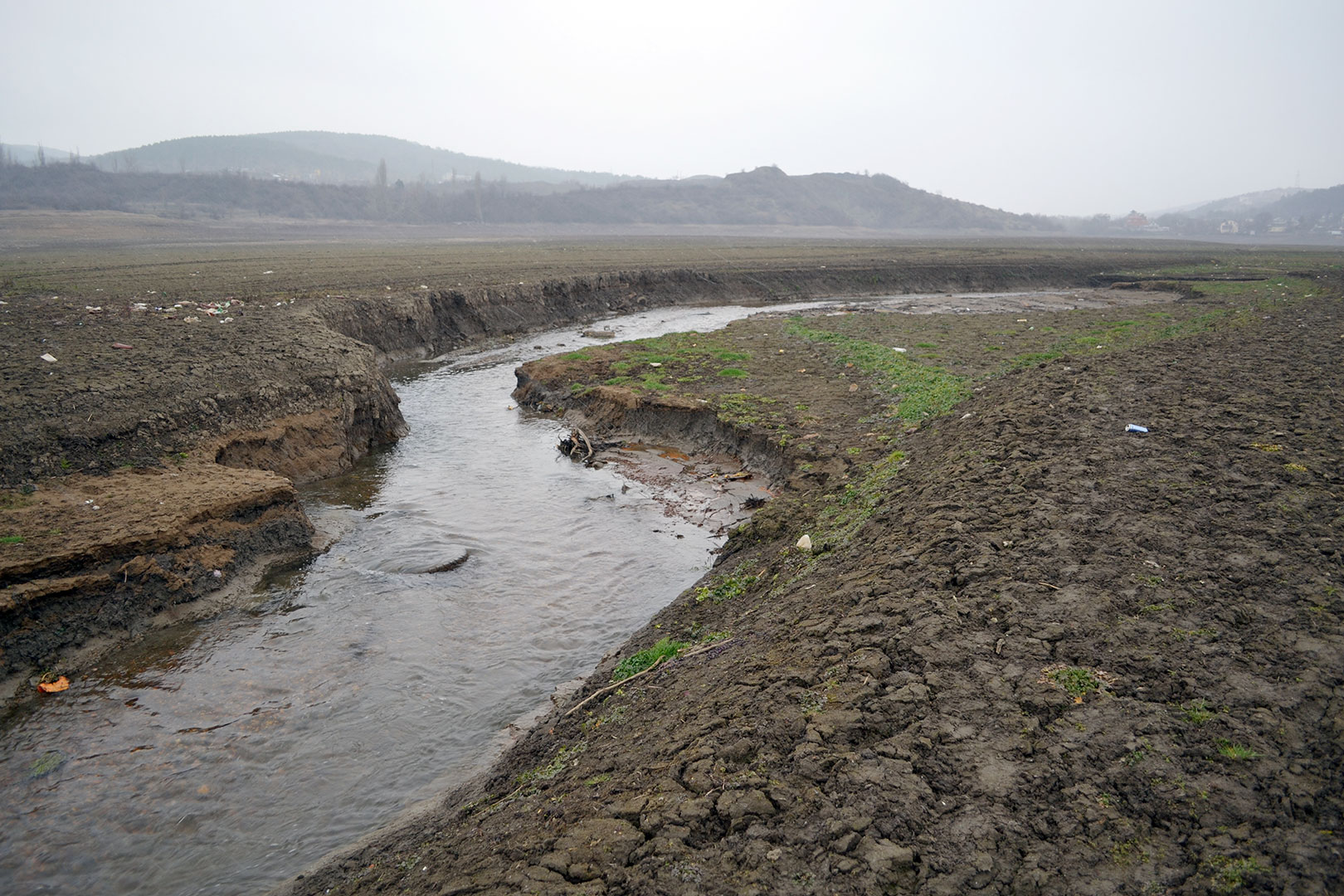 Симферопольское водохранилище высохло еще больше: новые фото с места экологической катастрофы