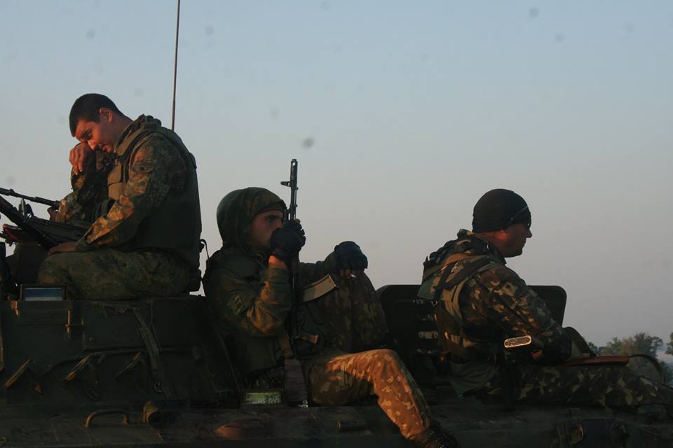 АТЦ: в Луганской области на фугасе подорвались семь десантников