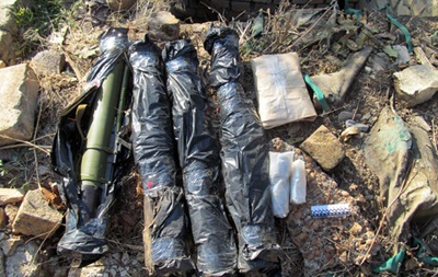 В Донецкой области обнаружены два тайника с оружием возле Славянска и Артемовска
