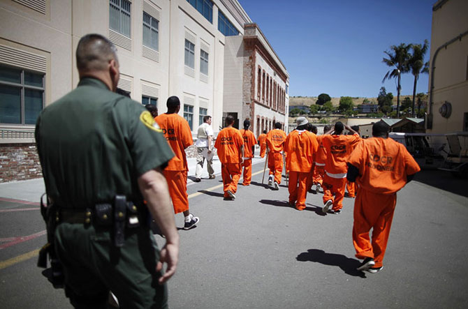 Массовые беспорядки в тюрьмах США: миллионы заключенных объявили общенациональную забастовку 