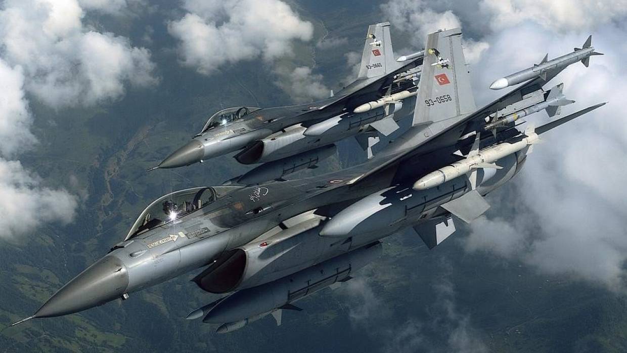 "Началось" Турция ввела в Сирию боевую авиацию, Россия подняла истребители наперехват, начинается большой бой