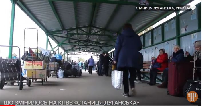 Пенсионерам "ЛНР" не нравится, что происходит на КПП "Станица Луганская": видео