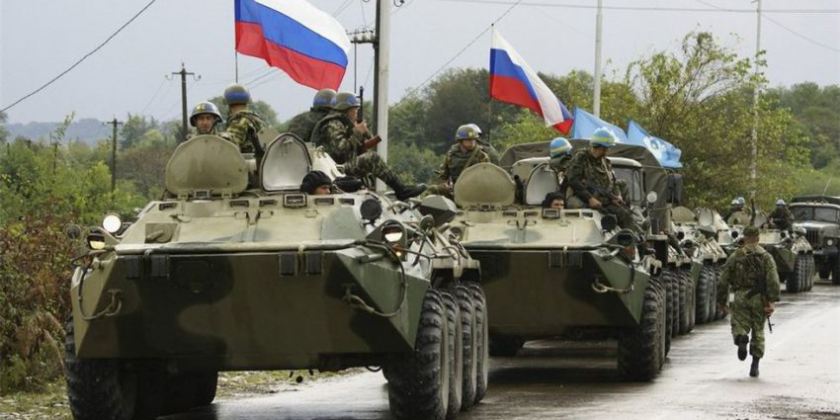Россия сосредоточила на границе с Украиной и в Донбассе 53 тысячи военных, - Федичев