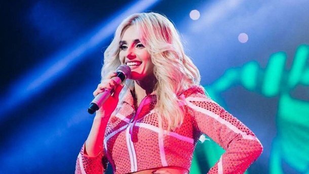 Певица-патриотка Ирина Федишин спела на агитационном концерте экс-"регионала" в Харькове