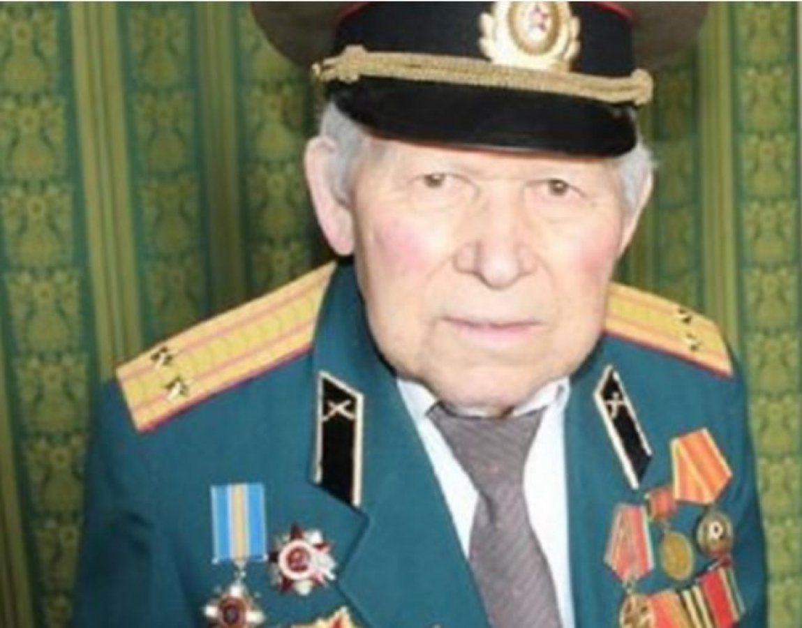 В "ЛНР" 94-летний ветеран Иван Рикота отказался снять награды Украины, несмотря на угрозы "властей"