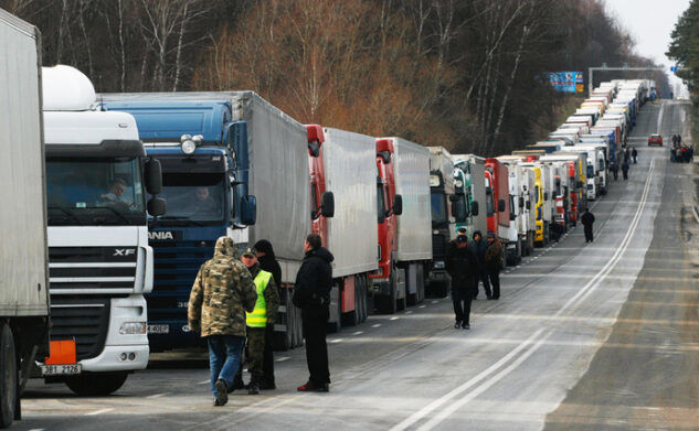 Україна та Польща подають судові позови проти перевізників, які заблокували КПВВ на кордоні