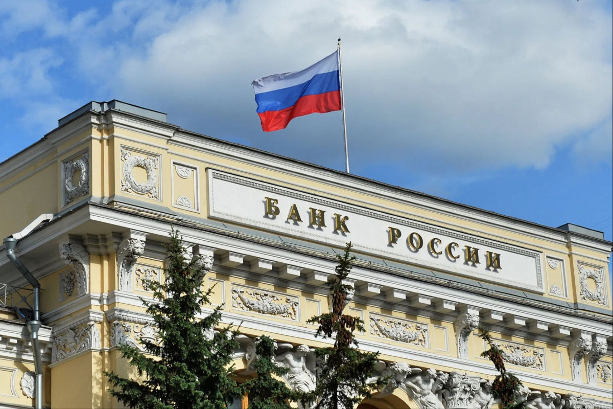 Печатный станок пошел вразнос: банки РФ держатся только на триллионах ЦБ