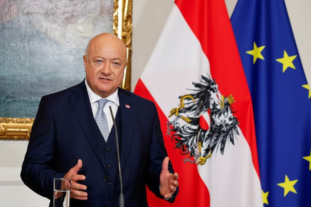 Канцлер Австрии Штокер ответил на нервозную угрозу Медведева о возможности вступить в НАТО
