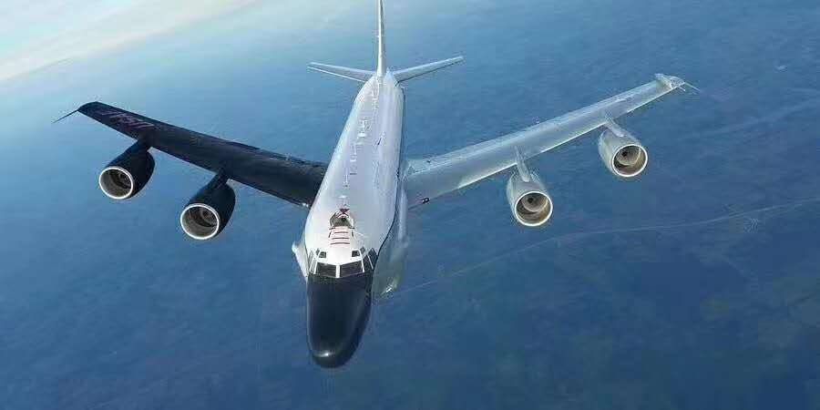 Британский военный RC-135W вошел в воздушное пространство Украины: самолет идет на юг, к Крыму
