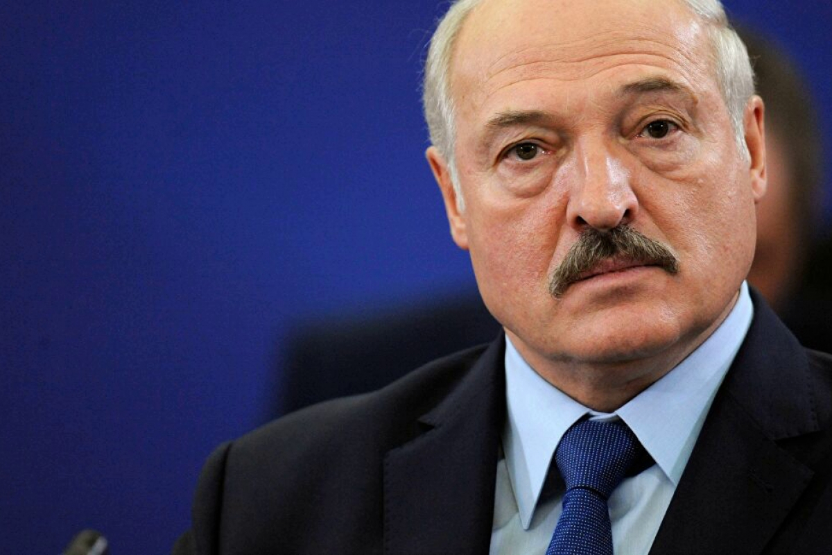 ​Лукашенко на фоне слухов о госпитализации подтвердил инфицирование коронавирусом: "Попал в эту когорту"