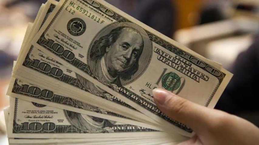 Впервые с 2015 года украинцы купили больше валюты, чем продали, - Нацбанк