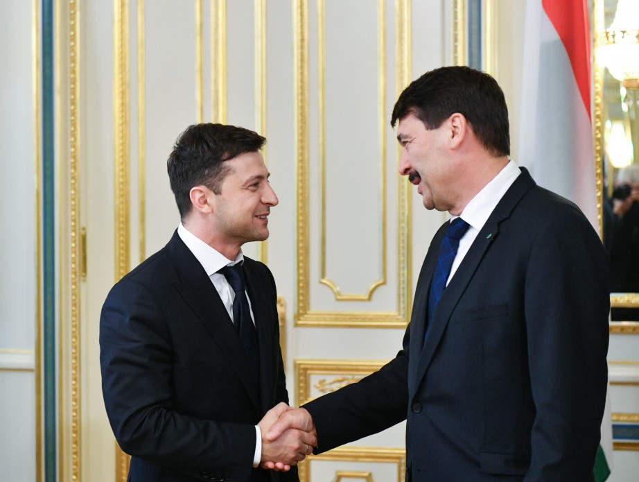 Зеленский после инаугурации встретился с венгерским президентом Яношем Адером: стало известно, что обсуждали лидеры