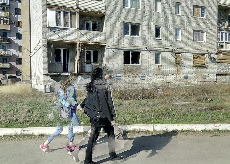"Думаю о них - пальцы начинают дрожать", - волонтер рассказал о детях Донбасса, переживших ужасы российской агрессии 