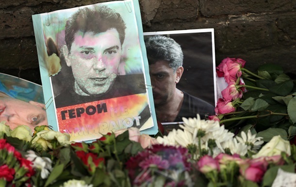 Активисты SERB, подравшиеся со сторонниками Немцова: мы хотели убрать табличку "Немцов мост"
