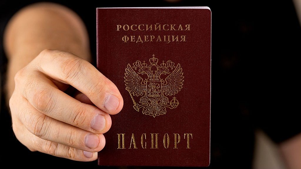 Оккупанты придумали подлый способ, как заставить украинцев на Донбассе получить паспорта РФ