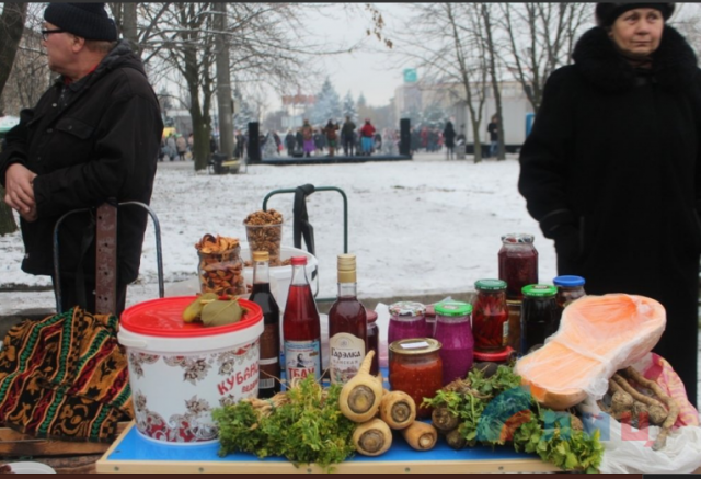 Масштабное ЧП в оккупированном Луганске: после посещения новогодней ярмарки много отравившихся, некоторые впали в кому – кадры и подробности