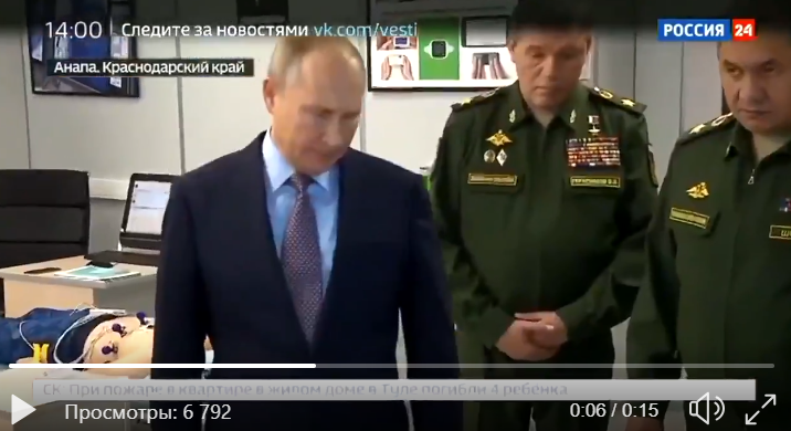 Видео визита Путина в военную лабораторию взорвало Сеть: президент РФ удивил соцсети странной деталью