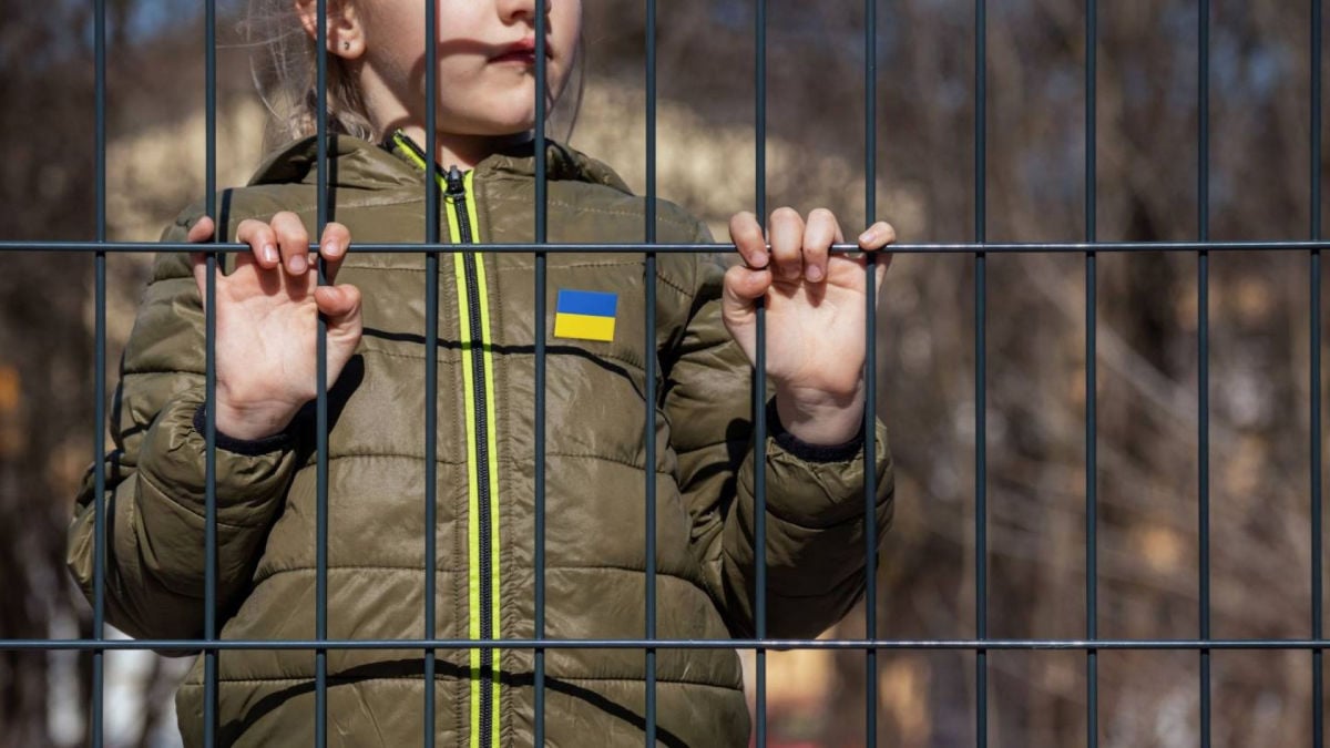 "Это мобилизация": РФ превращает похищенных украинских детей в солдат для войны против Украины – The Times