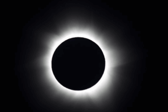 Астронавт Терри Вертс опубликовал снимки солнечного затмения из космоса