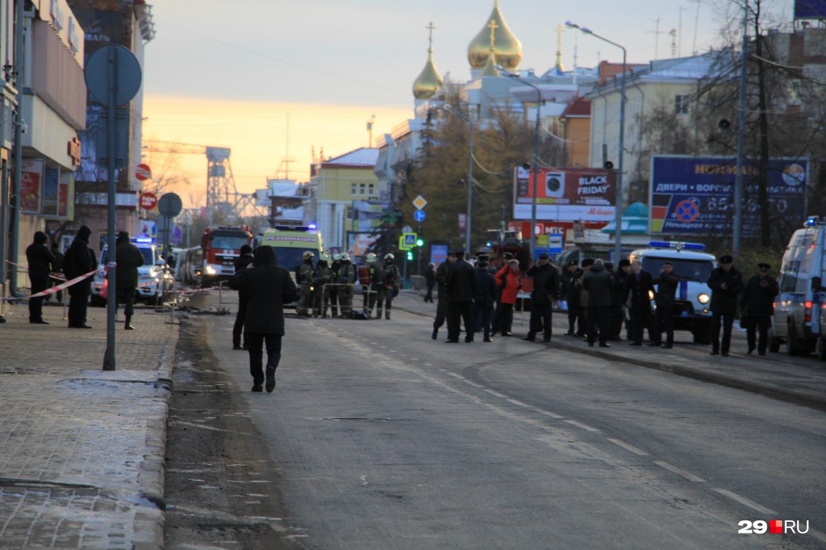 Появился рассказ свидетелей взрыва в здании ФСБ в Архангельске – в Сеть попали кадры трагедии и первого подозреваемого
