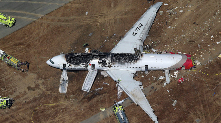 В Иране разбился пассажирский самолет: СМИ узнали первые подробности крушения и количество пассажиров на борту