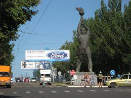 Новости Луганска: открываются фитнес-клубы, салоны красоты, турагентства и реализуется бензин по 16,50 гривен