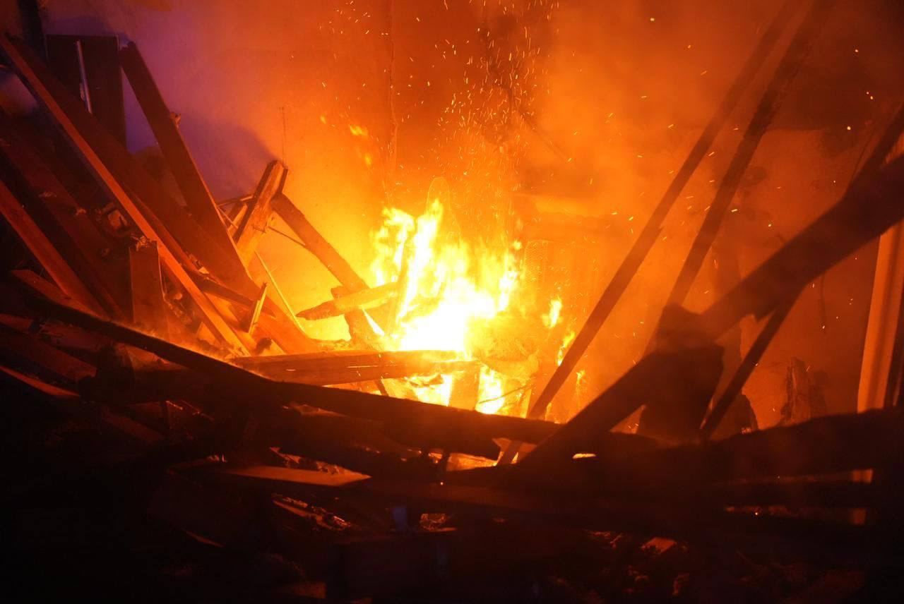 ​Налет "Шахедов" на Украину: под Одессой обломки БПЛА рухнули на дома, погиб гражданский