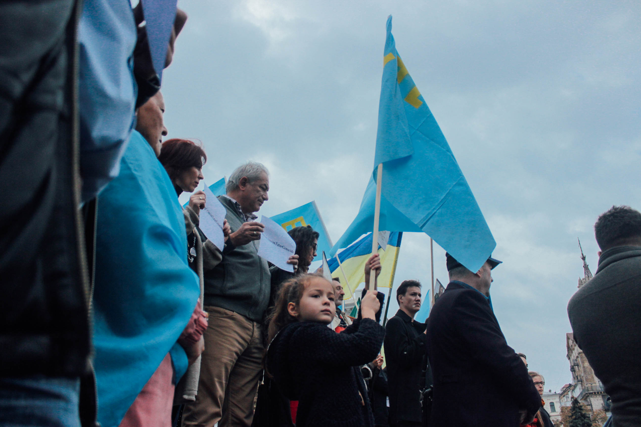 "Путин, сваливай из нашего Крыма!", - в Турции украинские и крымскотатарские диаспоряне организовали масштабный протест против оккупации - опубликованы видеокадры