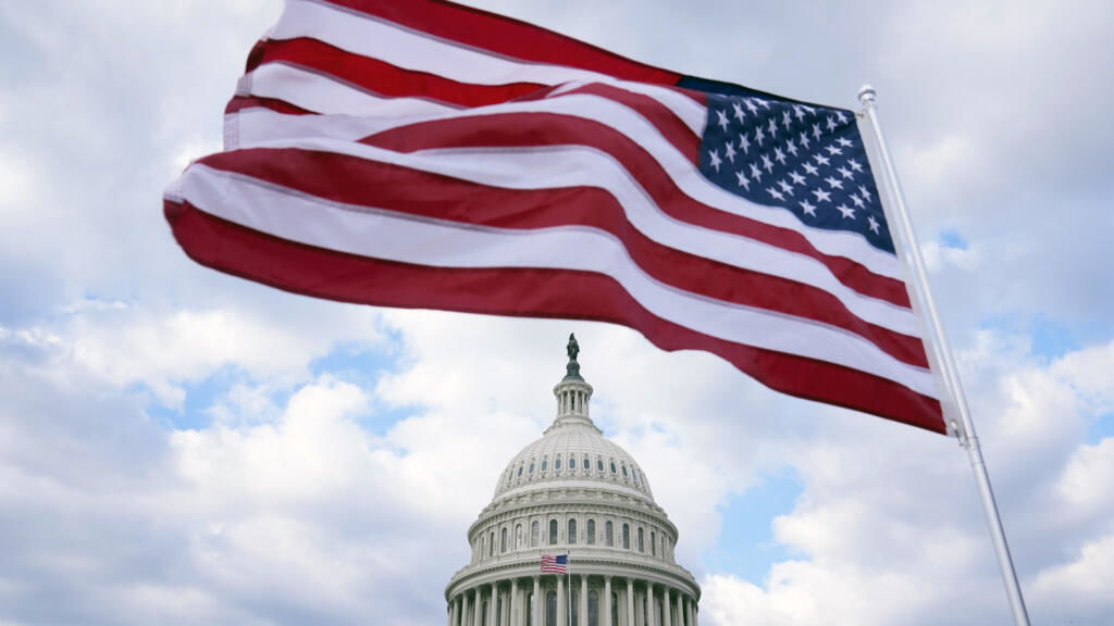 WSJ: США отправили на саммит НАТО десант сенаторов для новых санкций против России