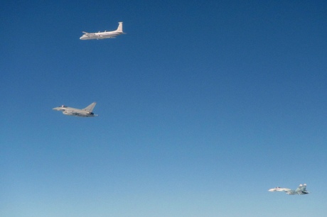 Россия снова провоцирует НАТО: в небе над Балтийским морем британские ВВС перехватили пять военных самолетов РФ